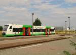 EB VT 006 als EB 80680 von Erfurt Hbf nach Leinefelde, am 26.07.2013 beim Kreuzungshalt in Khnhausen.