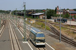 VT 670 004 der Dessau-Wörlitzer-Eisenbahn erreicht soeben den Dessauer Hauptbahnhof.