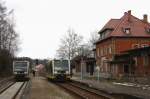 Kreuzung im Bf Freyburg/Unstrut am 26.03.2009 mit 672 910 RB25972 und 672 917 RB25973. 