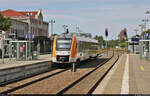 1648 416-3 (Alstom Coradia LINT 41), mit Werbung für die Nahverkehrsservice Sachsen-Anhalt GmbH (NASA), steht im Startbahnhof Aschersleben auf Gleis 3.