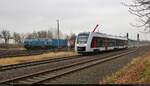 Rübenverkehr in Könnern  Begegnung zwischen der schiebenden 218 002-4 (225 802-8) und 1648 903-0 (Alstom Coradia LINT 41), der auf Gleis 2 ausfährt.