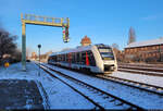 Nachgeschossen vom Hausbahnsteig in Aschersleben: 1648 406-4 (Alstom Coradia LINT 41) verlässt den Bahnhof der Einestadt in den ersten Sonnenstrahlen dieses kalten, klaren Wintertages.

🧰 Abellio Rail Mitteldeutschland GmbH
🚝 RE 75724 (RE24) Halle(Saale)Hbf–Halberstadt
🕓 8.1.2024 | 9:40 Uhr