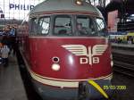 Dieser VT 08 (Baujahr 1952) brachte unsere Fuballweltmeister Fritz Walter & Co. vom schweizerischen Bern nach Frankfurt/Main.
FIFA Sonderfahrt wegen der WM 2006.Halt im Hamburger-Hauptbahnhof 