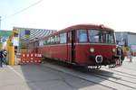 798 552-9 und 998 724-8 Pendelten anlässlich der Märklintage 2019 zwischen dem Göppinger Bahnhof und der Firma Weiss. Hier auf  dem Firmengelände der Firma Leonhard Weiss am 14. September 2019