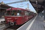 Roter Flitzer in Konstanz.

Vorne steht VS 98 554 an Bahnsteig 2 b. September 2021.