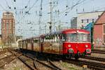 AKE Schienenbus VT98 bei der Einfahrt in Köln Hbf, am 22.04.2023.