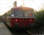 Zum Ende der Sonderfahrt der HEG nach Plettenberg/Hinghausen zur Sauerlnder Kleinbahn (Mrkische Museumseisenbahn M.M.E) am 02.09.2007, verlassen die 5  Uerdinger-Triebwagen, hier VT54 HWB,