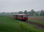 Der VT 98 der PEF am 01.05.2009 unterwegs auf der Rottalbahn bei Bad Birnbach.