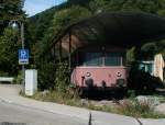 798 726-6 mit 996 297-8 und 996 742-3 stehen in Schiltach als Denkmal fr die Strecke Schiltach-Schramberg 9.9.09. Im Moment haben sie ihren Platz verlassen und werden  Optisch aufgearbeitet, sie wurden damals einfach so wie sie waren (mit DB AG Keks) hingestellt und sollen nun ein etwas historisches Aussehen erhalten.