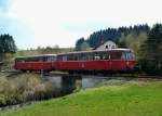 Der Schienenbus der Passauer Eisenbahnfreunde als Sonderfahrt von Passau nach Viechtach am 13.04.2009 unterwegs am Furthof.