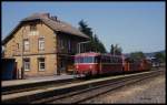 Bahnhof Fürth im Odenwald: Zug 5028 in Form der Schienenbus Fahrzeuge 798622 und 998920 + 998155 am 16.8.1989.