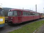 Ein weiterer Schienenbus (wahrscheinlich ein 798) der vermutlich auf dem Weg zur Schrottpresse ist, aufgenommen bei Trier-Ehrang (27.11.2016)