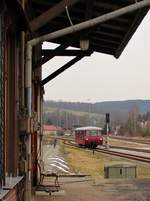 Da sich der 641 020 bei der HU befindet, fährt 772 140 zur Zeit zwischen Rottenbach und Katzhütte im Planverkehr. Hier zu sehen am 16.02.18 in Rottenbach.