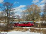 Dieses Motiv in Walthersdorf war mir bisher immer verwehrt geblieben. Mal passte das Wetter nicht usw...
Am 27.02.2010 hingegen passte das Wetter und 172 171 samt Beiwagen konnte in der Einfahrt zum Bahnhof Walthersdorf abgepasst werden. 