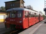 Da der Stammtriebwagen VT650 032,von der PRESS,ein paar Tage nicht auf seiner Stammstrecke ist,kommt zwischen Bergen/Rgen und Lauterbach Mole die Ferkeltaxe 172 001/601 vom Neustrelitzer