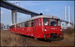 01.03.14 Die Neustrelitzer  Ferkeltaxe zu Besuch auf den Gleisen der Stralsunder Hafenbahn.