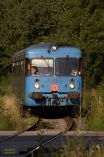Esslinger Triebwagen der KML, erreicht aus Wippra kommend den Endbahnhof Klostermansfeld.