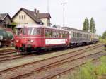 VT 25 der RSE steht bereit mit Sonderzug  Rund um den Dom  am 22.08.2004 im Rheinischen Industriemuseum Kln (RIM) im ehemaligen Bahnbetriebswerk Kln-Nippes