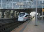 Hier 605 520-7 und 605 010-8 als ICE38 und ICE380 von Berlin Ostbahnhof nach Kopenhagen und Aarhus, bei der Durchfahrt am 1.4.2010 durch Berlin Alexanderplatz.