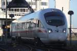 605 006-5 als ICE 38 von sterport nach Berlin Ostbahnhof bei der Einfahrt im Fhrtbahnhof Puttgarden.28.12.2012 