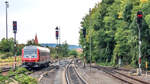 610 519 kam am 15.8.02 aus N�rnberg und war in Hersbruck zwischen den Ausfahrsignalen der Gegenrichtung.  (Scan vom Negativ)