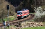 DB Regio 610 017-6, 517-5 (Bj. 1992, MAN) + 610 016-8, 516-7 (Bj. 1992, DUEWAG) als RE 3556 Schwandorf - Nürnberg + RE 3516 Neustadt - Nürnberg, KBS 870 Neustadt (Waldnaab) / Schwandorf - Nürnberg, fotografiert bei Etzelwang am 25.04.2012