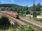 Der (wieder) unneigefähige 611 035 als Re 22343 (Sigmaringen - Ulm Hbf) bei der Ausfahrt in Blaubeuren am 26.06.17