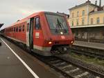 611 027 als Ire 3042 nach Basel Bad Bf abfahrbereit am 01.10.17 in Friedrichshafen Stadt.