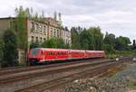 Wieder sind wir in Oberkotzau, diesmal erwarten wir eine Überführung von 2x BR 611. Fotografiert wurde im ehem. Rangierbahnhofsgelände, an der Hunde- Ausführ- Strecke. Im Hintergrund die alte Spritfabrik.