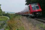 Vorher# - Am 28.09.2017 ist noch nichts davon zu sehen, dass gut 3 Jahre spter in Hhe des ersten Triebwagens eine Eisenbahnbrcke ber eine neue vierspurige Umgehungsstrae fhren wird. 611 531 und ein weiterer Triebwagen zwischen Fischbach und Kluftern als IRE 3044 auf der Fahrt von Ulm nach Basel badischer Bahnhof.