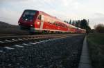 Ein IRE der BR 611 aus dem oberschwbischen Aulendorf in Richtung Landeshauptstadt, hat soeben Reutlingen verlassen und legt sich hier am Reutlinger Tierheim mit funktionierender Neigetechnik in die