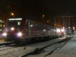 Ein 611er hat Groes vor - 611 010 mit Zugzielanzeige  Dsseldorf Hbf  whrend der Innenreinigung in Singen(Htw).