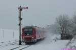 Formsignale an der KBS 727 01; 09.01.2010, 13.00 Uhr:
An einem sehr diesigen Wintertag fhrt 611 037+611 537 als RE 3206 Ulm HBF-Neustadt (Schw) in den Kreuzungsbahnhof Dggingen ein.
