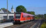 Der RE von Nürnberg nach Hof, welcher mit 612 056 gefahren wurde, durcheilte am 18.06.18 Oberkotzau ohne Halt Richtung Hof.
