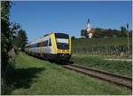 Der DB 612 107 auf der Fahrt Richtung Basel Bad. Bf. bei der Wallfahrt Kirche Birnau kurz vor Überlingen. 

19. Sept. 2019