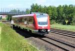 Nachschuss auf 612 472 aus Nürnberg südlich von Weiden kurz vor Erreichen des Bahnhofs 01.06.2020