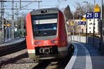 Auch BD 612 138 verlässt Lindau-Reutin in Richtung München - allerdings als RE 70 auf der Diesel-Strecke via Immenstadt und Kempten (27.12.2021).