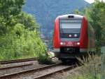 Vt 612 fhrt aus dem Bahnhof Bad Harzburg. Das Formsignal zeigt noch die Ausfahrt nach Vienenburg. (19.8.2007)