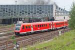 Der Erfurter 612 028 erreicht als RE von Göttingen/Erfurt sein Ziel in Chemnitzer Hbf und kommt in wenigen Augenblicken auf den heute nicht mehr Existierenden Außenbahnsteig 15 zum Halten.