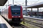 BUCHLOE (Landkreis Ostallgäu), 28.04.2025, DB 612 619 als RE71 nach Augsburg Hbf bei der Einfahrt in den Bahnhof Buchloe