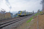 Die letzten Dieselzüge am Hochrhein. Montag den 09.03.2026 um 11:22 Uhr in Waldshut-Tiengen (D). Die letzten Tage der Dieseltraktion auf der Hochrheinbahn zwischen Dogern und Waldshut bei Bahnkilometer 323,800. Westlich von Waldshut von Basel Bad Bf (Abfahrt um 10:49 Uhr) nach Waldshut (Ankunft um 11:25 Uhr, Abfahrt um 11:29 Uhr) verkehrender RE3 3055. Dieser Zug verkehrt ab Waldshut weiter nach Singen (Hohentwiel) mit Ankunft um 12:14 Uhr. Es ist eine 612er Komposition bestehend aus den Fahrzeugen 95 80 0612 631-1 D-DB Bpd und 95 80 0612 131-2 D-DB ABpd. Im Hintergrund ist das Kernkraftwerk von Leibstadt (CH) zu erkennen. Koordinaten GMS (Grad, Minuten, Sekunden): N 47° 37’ 17.4’’ O 8° 11’ 51.3’’