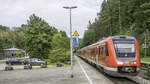 612 991 eilte am 17.9.24 mit zwei „Artgenossen“ als RE nach N�rnberg in Rupprechtstegen durch Gleis 1.