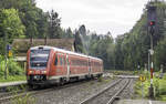 612 990 passierte am 17.9.24 als RE nach Bayreuth den Bahn�bergang westlich von Rupprechstegen.