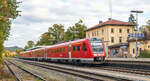 612 012 fuhr am Abend des 15.10.25 in Hersbruck auf Gleis 3 Richtung N�rnberg ab.