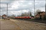 Kurz vor dem Zielbahnhof durchfahren die beiden 612er als RE17 (RE 3910)  Sauerland-Express , von Kassel-Wilhelmshhe nach Hagen Hauptbahnhof, den ehemaligen Bahnhof Westhofen. (29.03.2008)