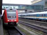 Der 612 658 am 09.12.2008 bei der Ausfahrt auf Gleis 4 aus Regensburg Hbf nach Gera 