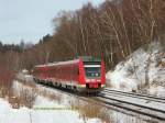 Ein 612er hat die Saalestadt Hof verlassen und fhrt auf Oberkotzau zu.