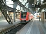 612 123/623 am 24.3.05 in Karlsruhe Hbf. Der Zug fhrt gerade ein; merkwrdigerweise leuchten an beiden Enden die Scheinwerfer...