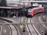 Der RE 3306 aus Mainz wartet in Bad Kreuznach am 5.9.09 auf die Weiterfahrt nach Saarbrcken.