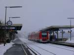 Nachschuss auf 612 093, der mit einer Schwestermaschine in Wiesau (oberpf) Halt macht, 06.03.2010